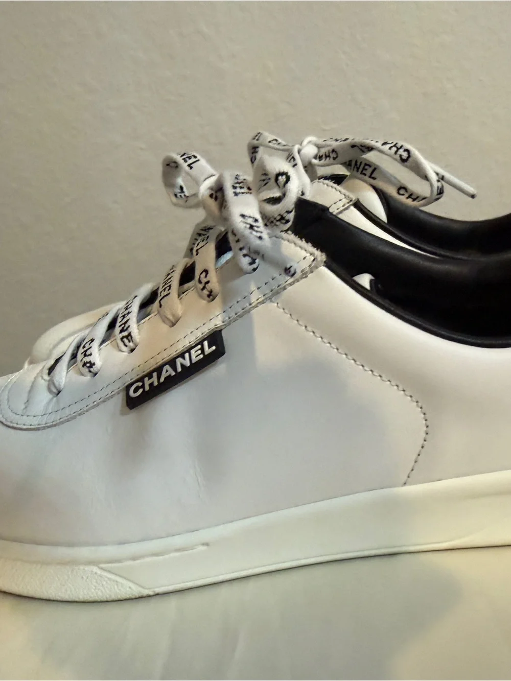 CHANEL White Leather Weekender Tennis Sneakers